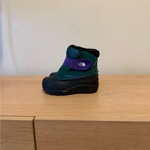 The North Face Kids' Green and Purple Winter Boots size 8T